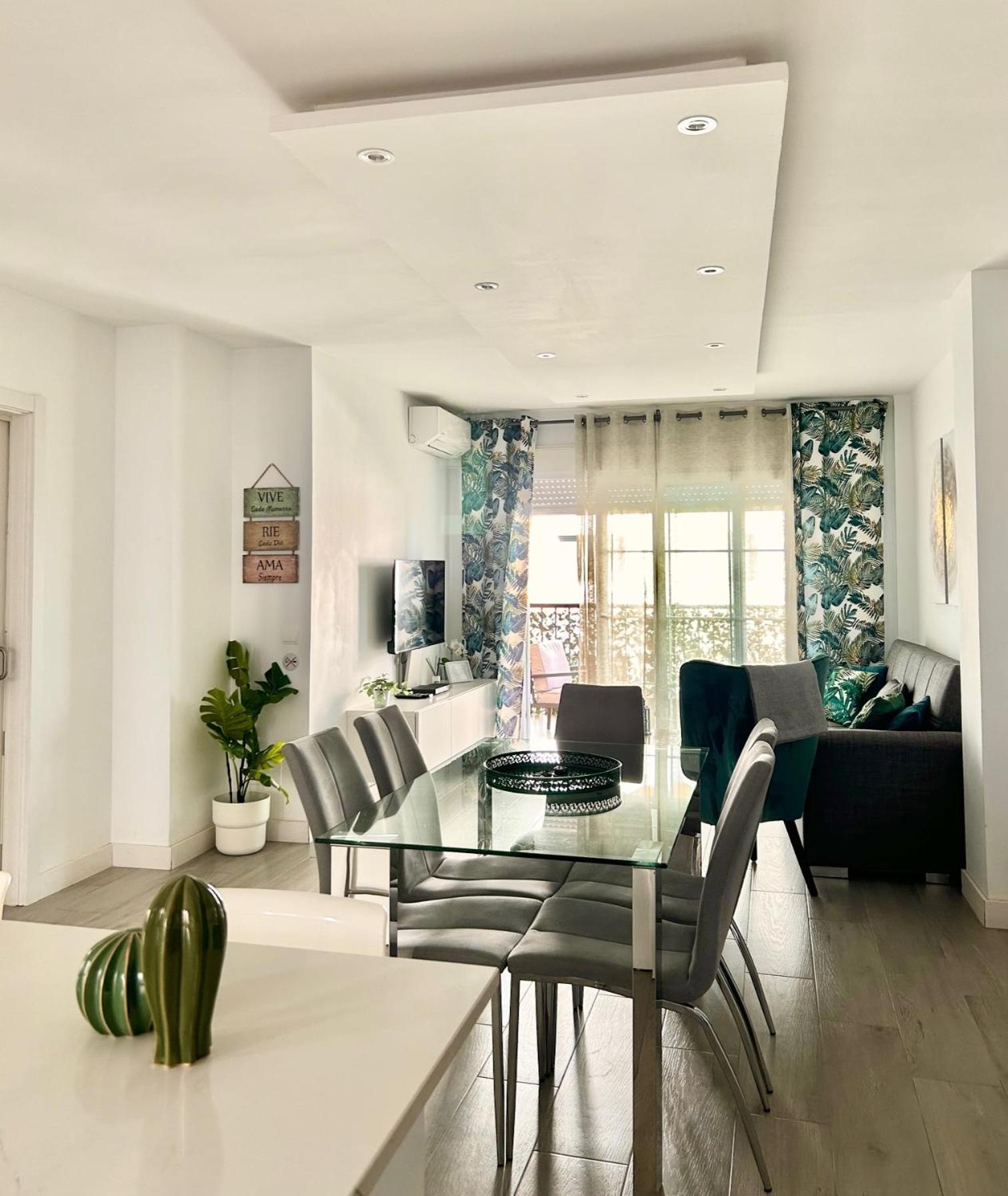 Tulipanes Benalmadena - Parking Privado Daire Dış mekan fotoğraf